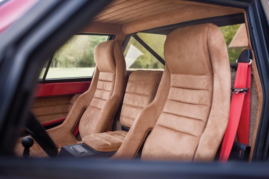 Интерьер Lancia Delta S4 Stradale (SE038) 1985 года  (фото 21 из 36)